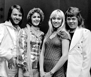 ABBA_-_TopPop_1974_5